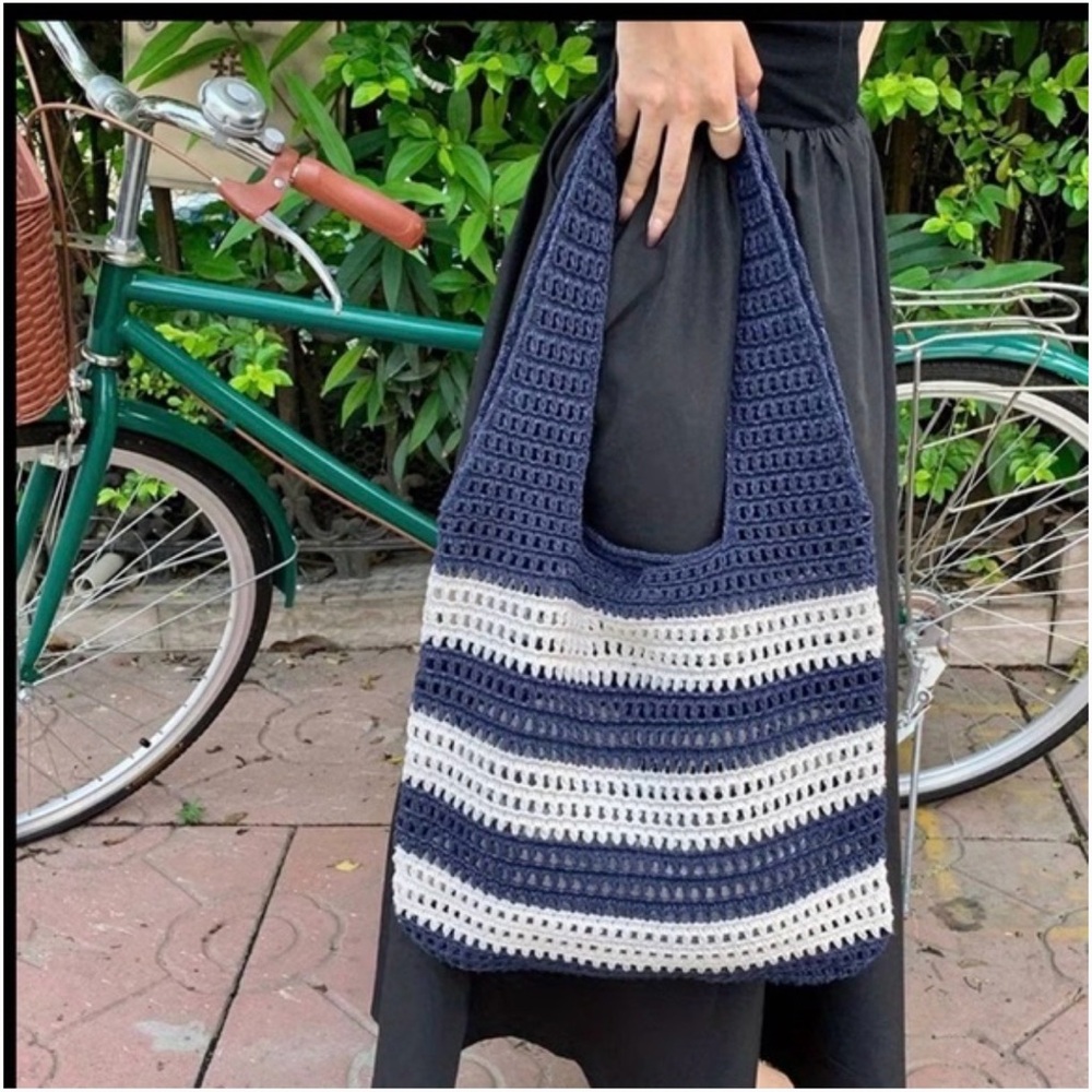 Bohemian Crochet Hobo Purse - Picture 4 of 4